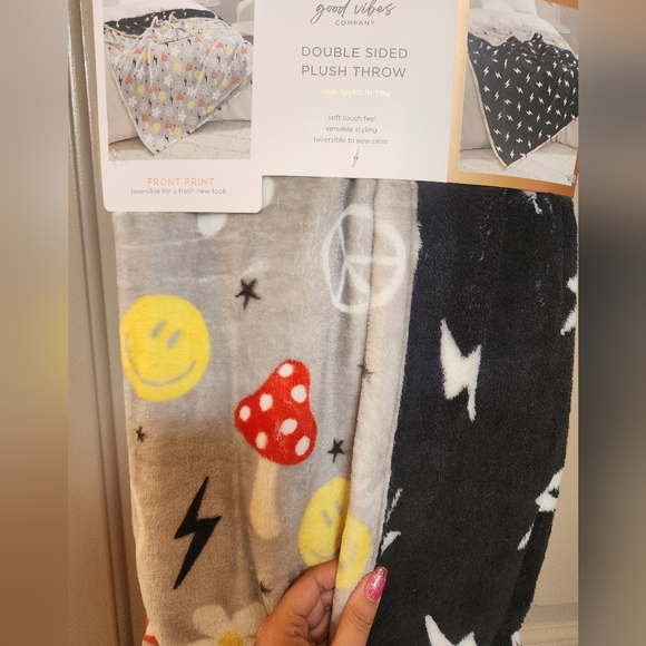 Good Vibes reversible Blanket - Picture 3 of 4